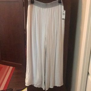 White gauze material wide leg pants